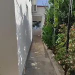 Apartment By The Sea Ap. 2 *